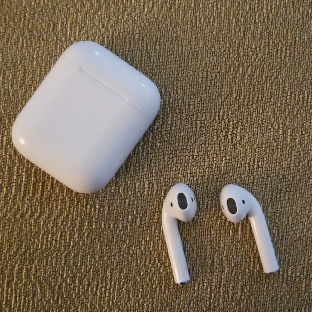 Authentic Apple Airpods